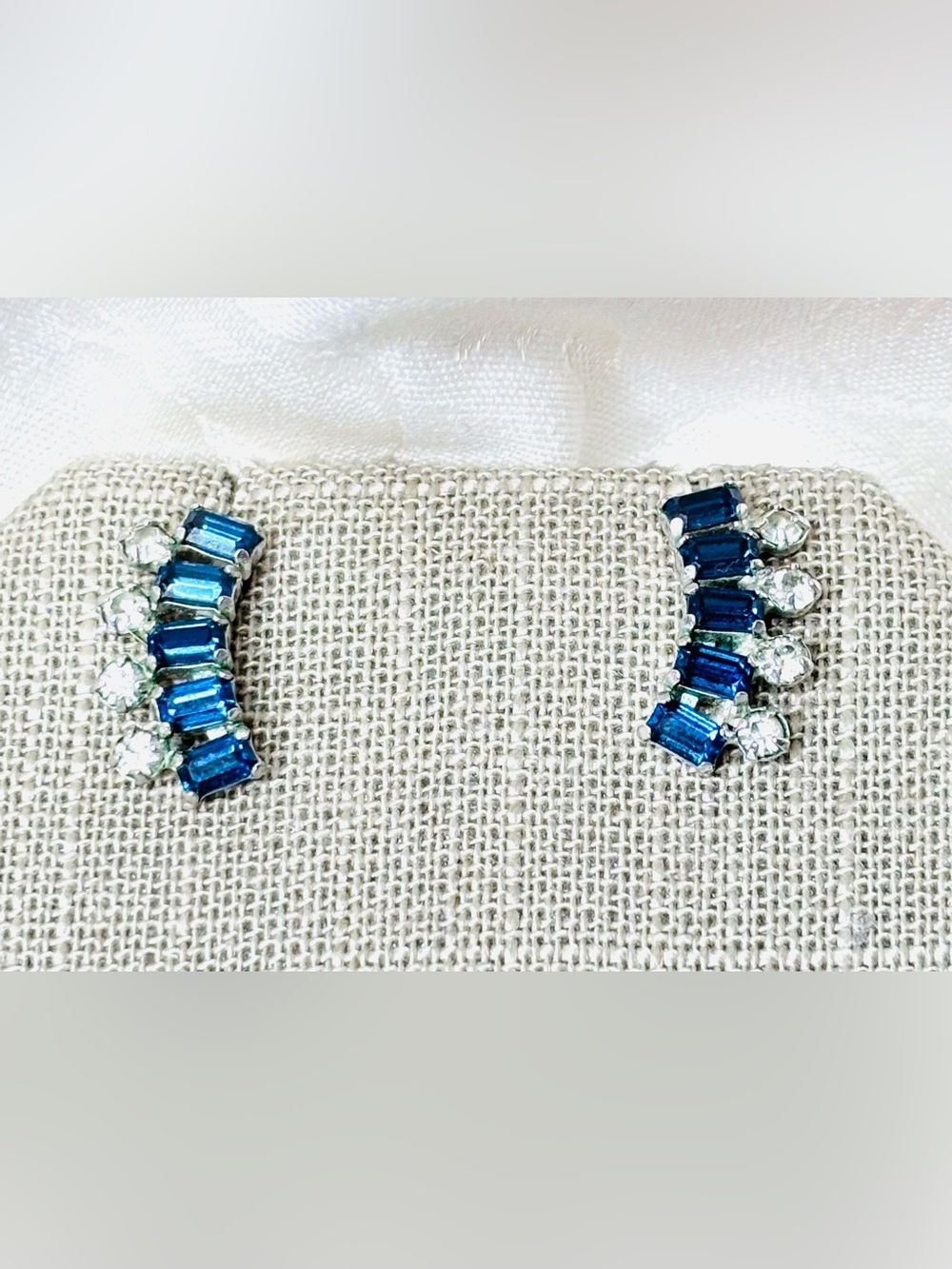 Vintage B. David screw-back blue sapphire colored baguette rhinestone earrings